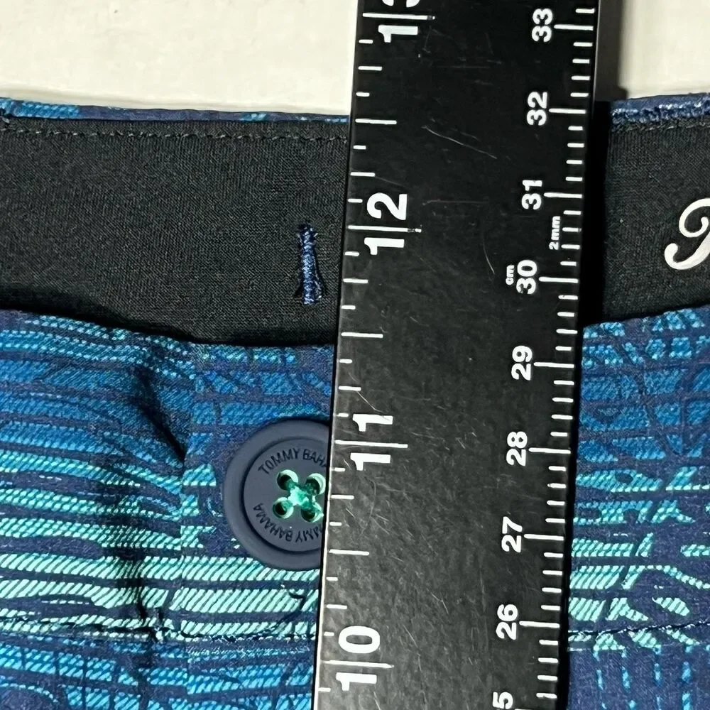 Tommy Bahama Cayman Sardina Seas Hybrid Cargo Swim Trunks Ocean Deep  Size 34